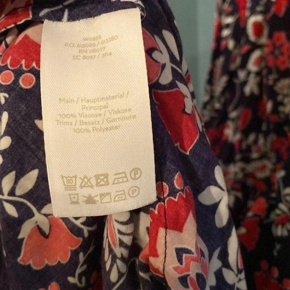 Boden dress - size 2 - navy blue floral - flutter sleeve - asymmetrical hem - Picture 4 of 11